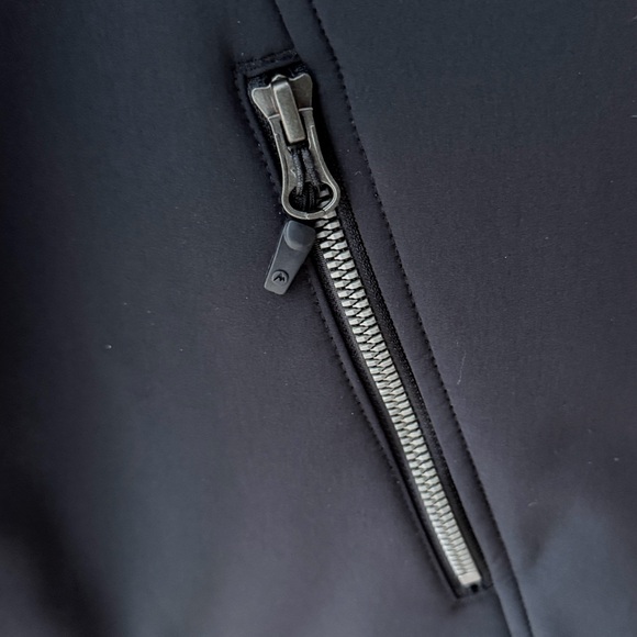 Marmot Women's Furlong Softshell Vest, black with a faux fur lined hood. Large. - Picture 4 of 6